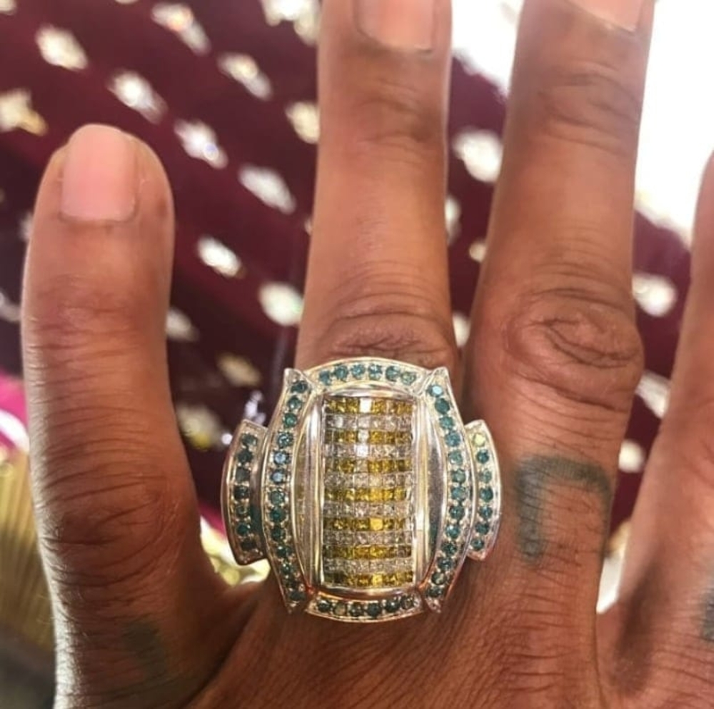 Meet your Posher, Bling king